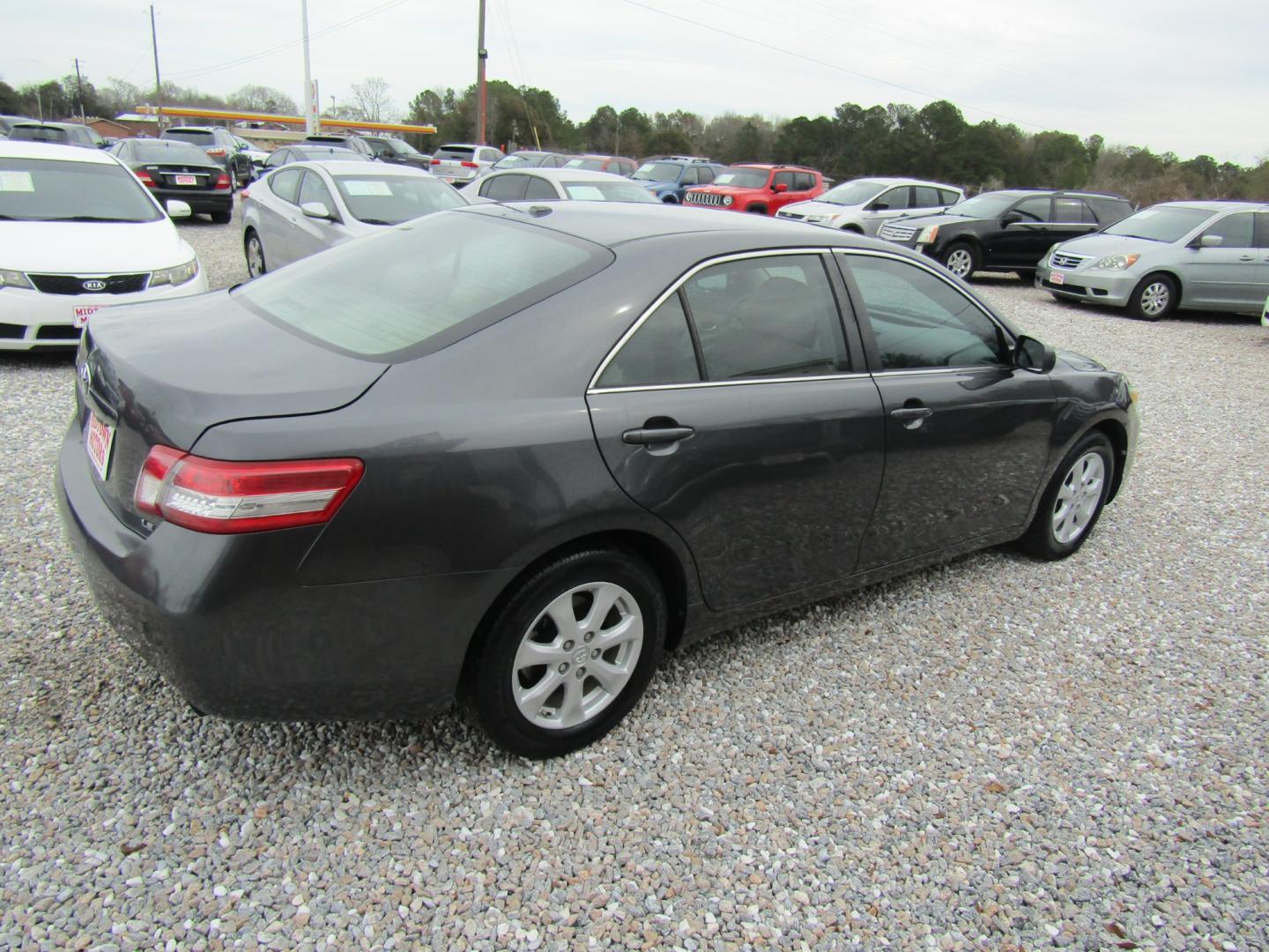 2011 Gray Toyota Camry LE (4T1BF3EK7BU) , Automatic transmission, located at 15016 S Hwy 231, Midland City, AL, 36350, (334) 983-3001, 31.306210, -85.495277 - Photo#7